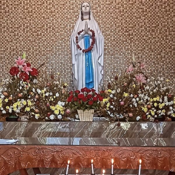 Santa Perawan Maria, Ratu